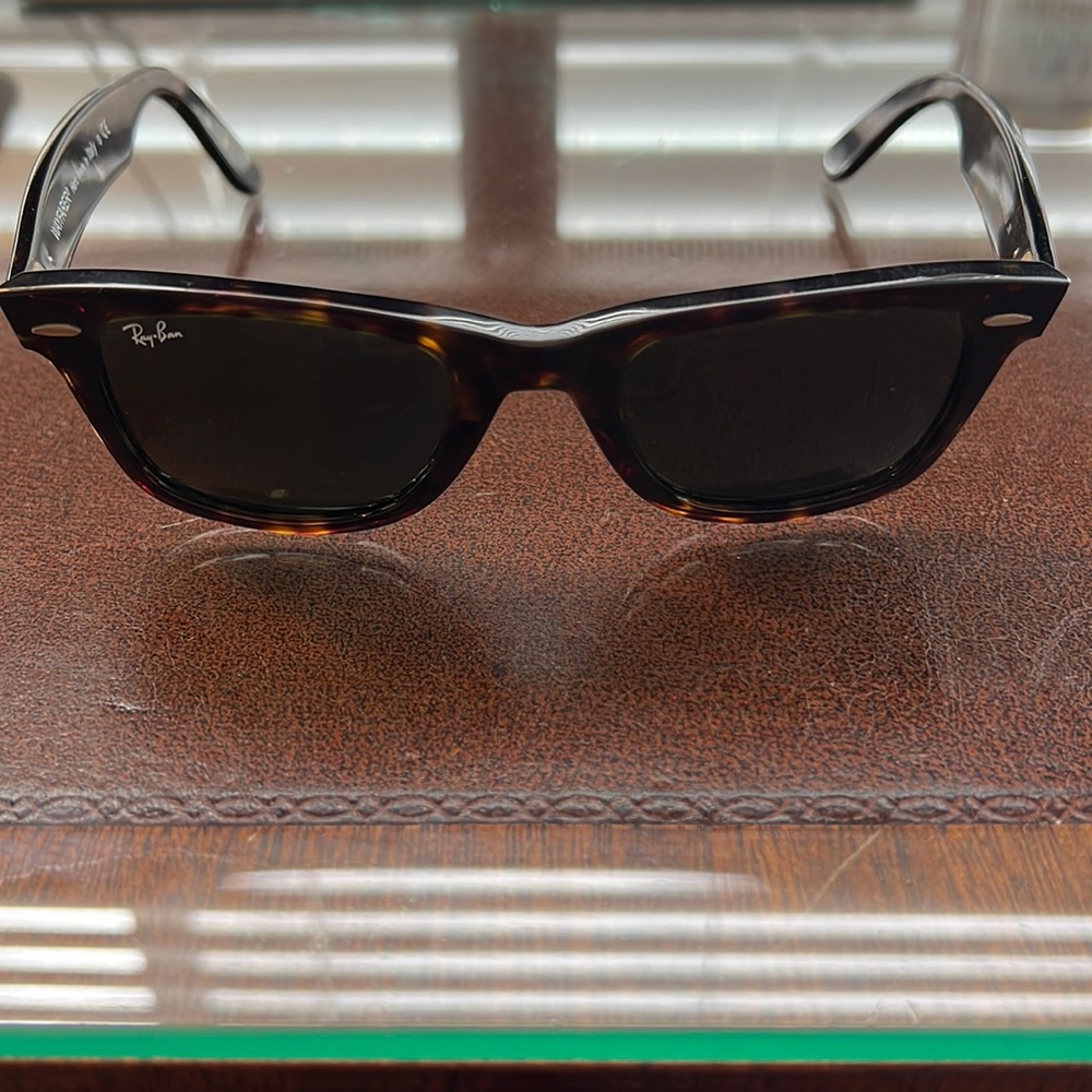 Ray-Ban Wayfarer Sunglasses